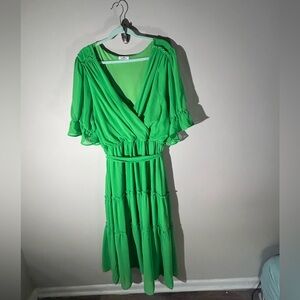 Chic Emerald Long Sleeve Dress